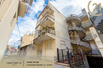 Foto Appartamento in Via Giuseppe Verdi 40, Roccalumera di 90 m² in vendita