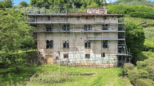 Foto Villa unifamiliare in via Colli  23, Pescaglia di 850 m² con 20 locali