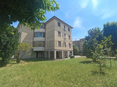 Foto Appartamento in Via San Felice, Cremona di 79 m² con 3 locali