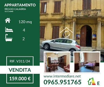 Foto Appartamento a Reggio di Calabria di 120 m² con 6 locali in vendita