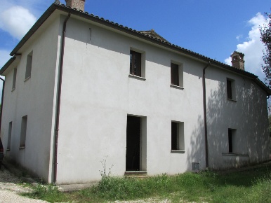 Foto Appartamento a Massa Martana di 120 m² con 6 locali in vendita
