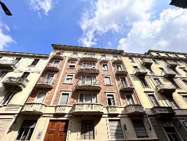 Foto Appartamento in Via Antonio Pigafetta 19, Torino di 90 m² con 4 locali