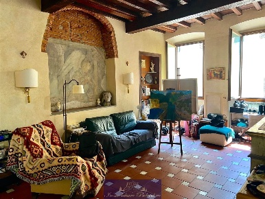Foto Appartamento in Piazza Tasso, Firenze di 89 m² con 4 locali in vendita
