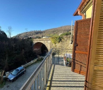 Foto Appartamento in Via Papa Giovanni XXIII 4, Mignanego di 65 m² all'asta