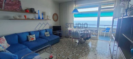 Foto Appartamento in Via Aurelia Levante, Ospedaletti di 80 m² con 3 locali