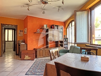 Foto Appartamento in Via XXIV Maggio 3c, Cuveglio di 68 m² con 3 locali