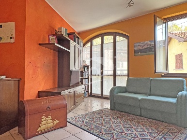 Foto Appartamento in Via XXIV Maggio 3c, Cuveglio di 68 m² con 3 locali