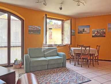 Foto Appartamento in Via XXIV Maggio 3c, Cuveglio di 68 m² con 3 locali