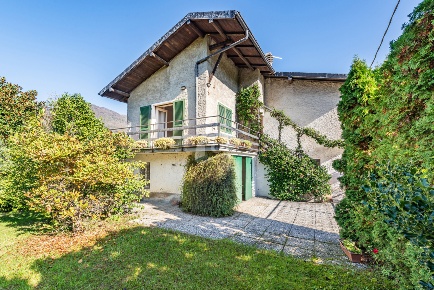 Foto Villa a schiera in Via Vignola 64, Cittiglio di 148 m² con 5 locali