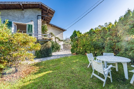 Foto Villa a schiera in Via Vignola 64, Cittiglio di 148 m² con 5 locali