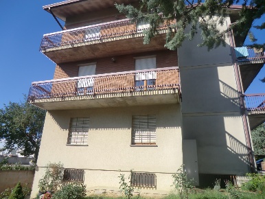Foto Appartamento a Massa Martana di 150 m² con 8 locali in vendita