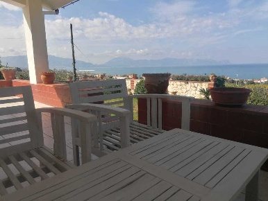 Foto Villa a schiera a Trappeto di 86 m² con 6 locali in vendita