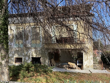 Foto Villa unifamiliare in Via Fiume, Inverigo di 207 m² con 9 locali