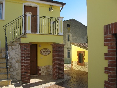 Foto Villa a schiera in Contrada Fascitelli, Alanno di 130 m² con 6 locali