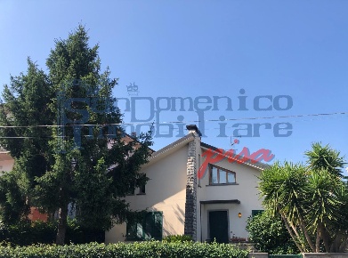 Foto Villa unifamiliare a San Giuliano Terme di 200 m² con 6 locali
