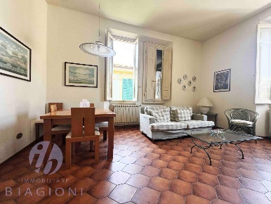 Foto Appartamento a Pietrasanta di 137 m² con 6 locali in vendita