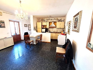 Foto Appartamento a Massa di 75 m² con 3 locali in vendita