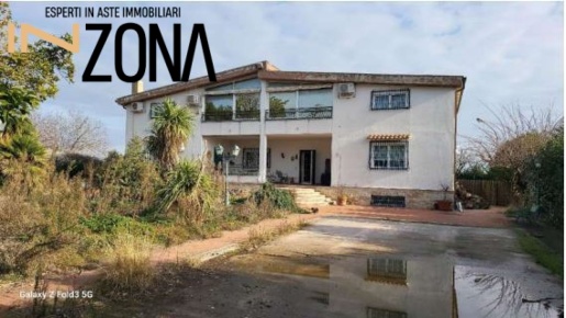 Foto Villa unifamiliare in Via del Salice, Foggia di 500 m² con 5 locali