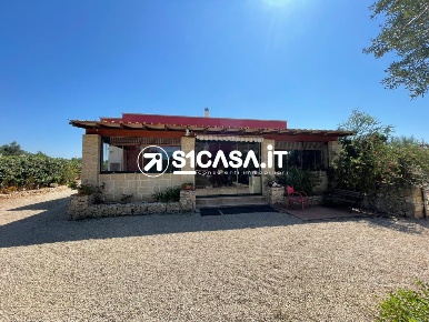 Foto Villa unifamiliare a Sannicola di 140 m² con 6 locali in vendita