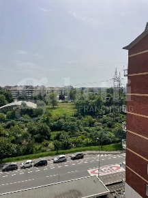 Foto Appartamento in Via Lorenzo Valla 25, Milano di 60 m² con 2 locali