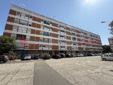 Foto Appartamento in Piazza Di Vittorio 103, Taranto di 90 m² con 3 locali