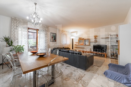 Foto Appartamento in Via Nicola Romeo 6, Milano di 139 m² con 4 locali