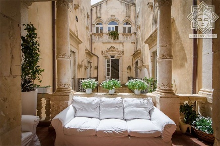 Foto Appartamento in Via Larga, Siracusa Ortigia di 160 m² con 5 locali