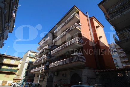 Foto Appartamento in Via Galileo Galilei 72, Arzano di 130 m² con 4 locali