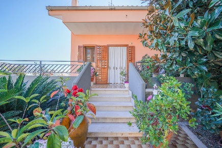 Foto Villa unifamiliare in Via Giovanni Gronchi  29, Palo del Colle