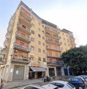 Foto Appartamento a Palermo di 130 m² con 4 locali in vendita