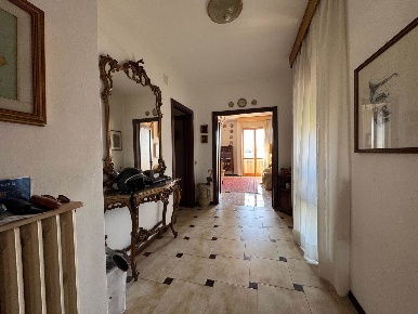 Foto Appartamento in Via Vecchia Frigole 24, Lecce di 177 m² con 6 locali