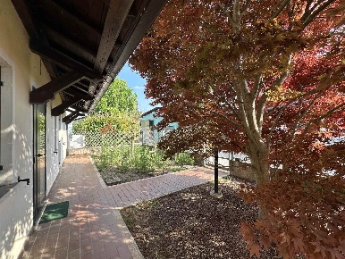 Foto Villa bifamiliare in bressanone 23, Padova di 130 m² con 6 locali