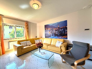 Foto Appartamento in Via Baragiola 20, Chiavenna di 166 m² con 4 locali