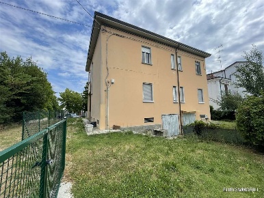 Foto Appartamento in Via Petrarca, Traversetolo di 127 m² con 7 locali