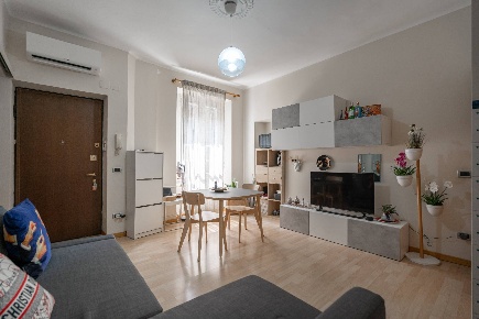 Foto Appartamento in Via Lazzaro Palazzi, Milano di 52 m² con 2 locali