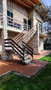 Foto Villa unifamiliare a Montespertoli di 380 m² con 6 locali in vendita