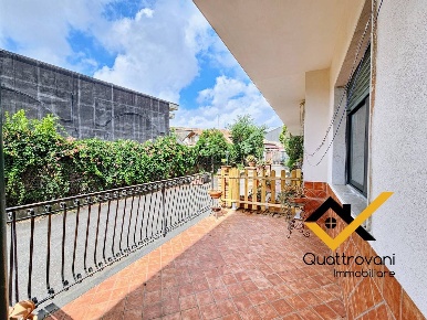 Foto Appartamento in Via Per Aci Bonaccorsi, Aci Bonaccorsi di 85 m²