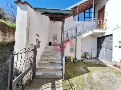 Foto Appartamento in Via Bachelet, Benevento di 123 m² con 3 locali