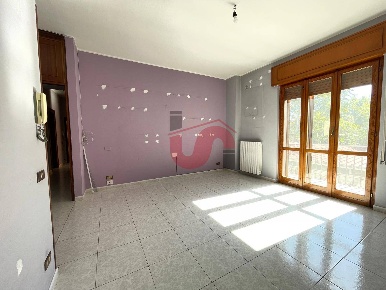 Foto Appartamento in Via Bachelet, Benevento di 123 m² con 3 locali