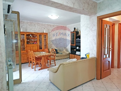 Foto Appartamento in Viale Moncada, Catania di 88 m² con 3 locali