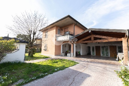 Foto Villa bifamiliare in Via Redipuglia, Leno in vendita