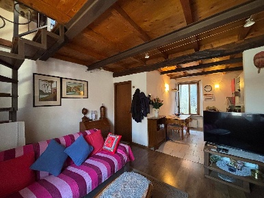 Foto Appartamento in Via Motta, Malnate di 60 m² con 2 locali in vendita