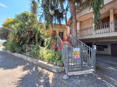 Foto Appartamento in Via Antonio Lepore, Benevento di 188 m² con 4 locali