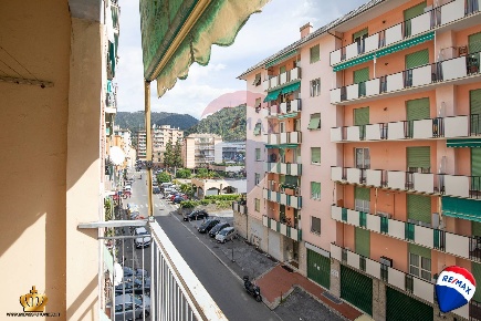 Foto Appartamento in Via Piacenza, Genova di 80 m² con 6 locali in vendita