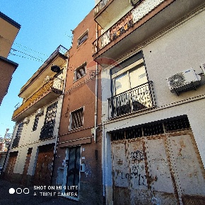 Foto Appartamento in Via Maenza, Paternò di 78 m² con 3 locali in vendita