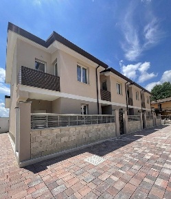 Foto Villa a schiera in via marittima snc, Frosinone di 100 m² con 3 locali