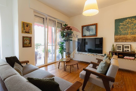 Foto Appartamento in Via San Gimignano, Milano di 112 m² con 4 locali