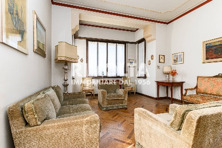 Foto Appartamento in via Nomentana, Roma di 183 m² con 6 locali in vendita