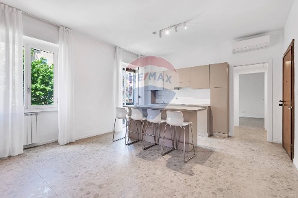 Foto Appartamento in Via Marco D'agrate, Milano di 56 m² con 2 locali