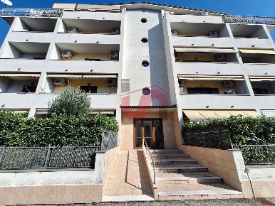 Foto Appartamento in Via Morelli e Silvati, Benevento di 123 m² in vendita